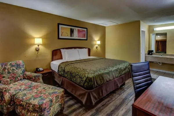 Kingsway Inn Corsicana 9